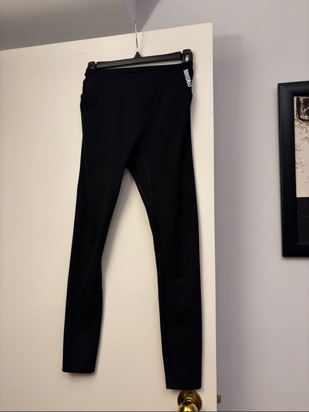 Black Gymshark Leggings with Subtle Logo